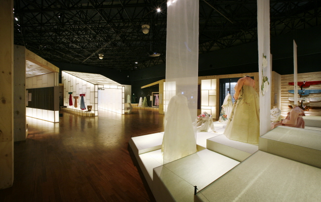 hanbok exhibition.026.JPG